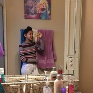 Meet your Posher, Myriam